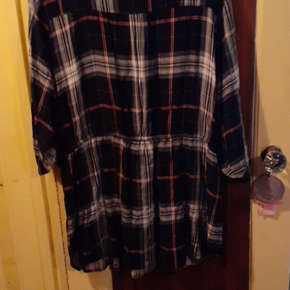 Shirt - Picture 3 of 4